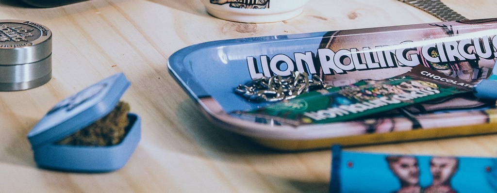 Bandeja Metálica Pequeña, Lion Rolling Circus